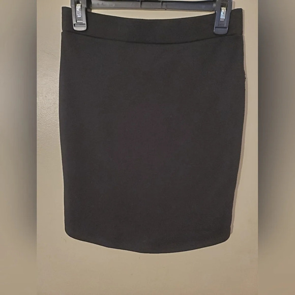 H&M skirt faux suede with crochet black with blue purple NWT size S - Picture 2 of 4